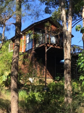 Beautifully Elevated Treehouse Apartment